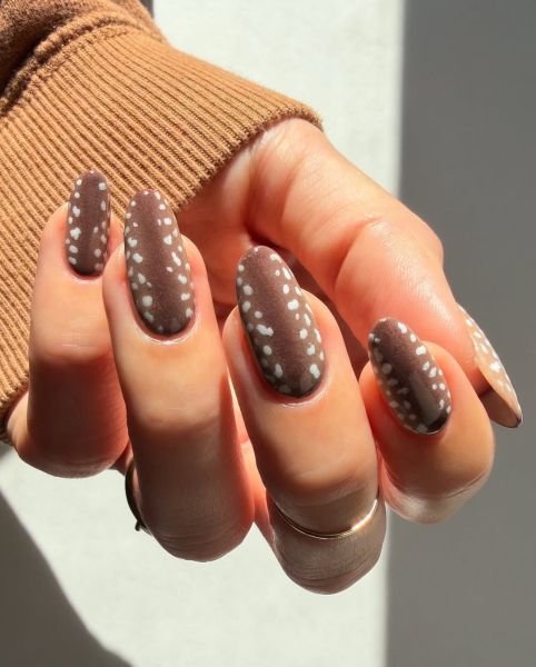 Deer print nails